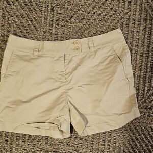 Vineyard Vines Women's Tan Shorts